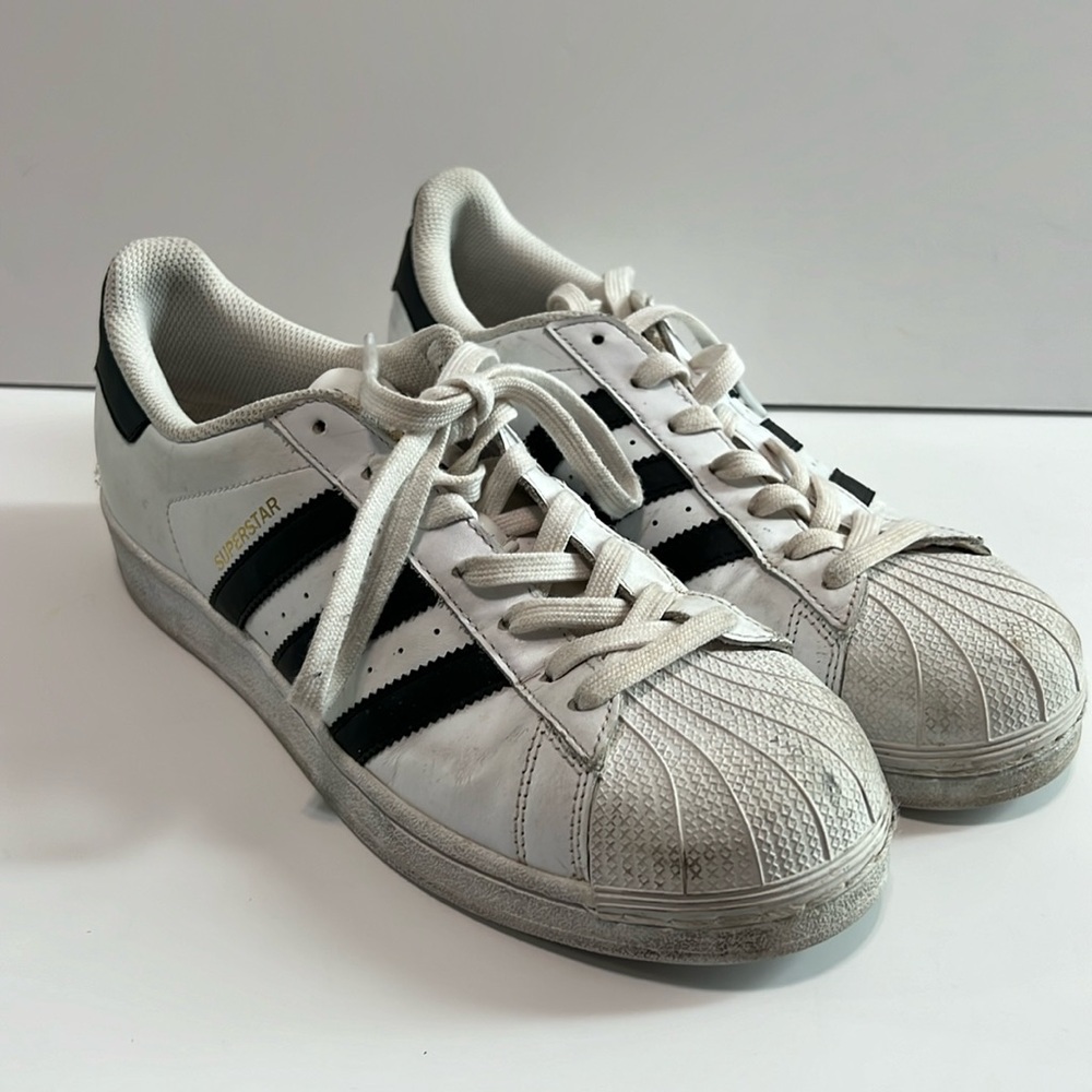 Adidas superstar US10 white/black
